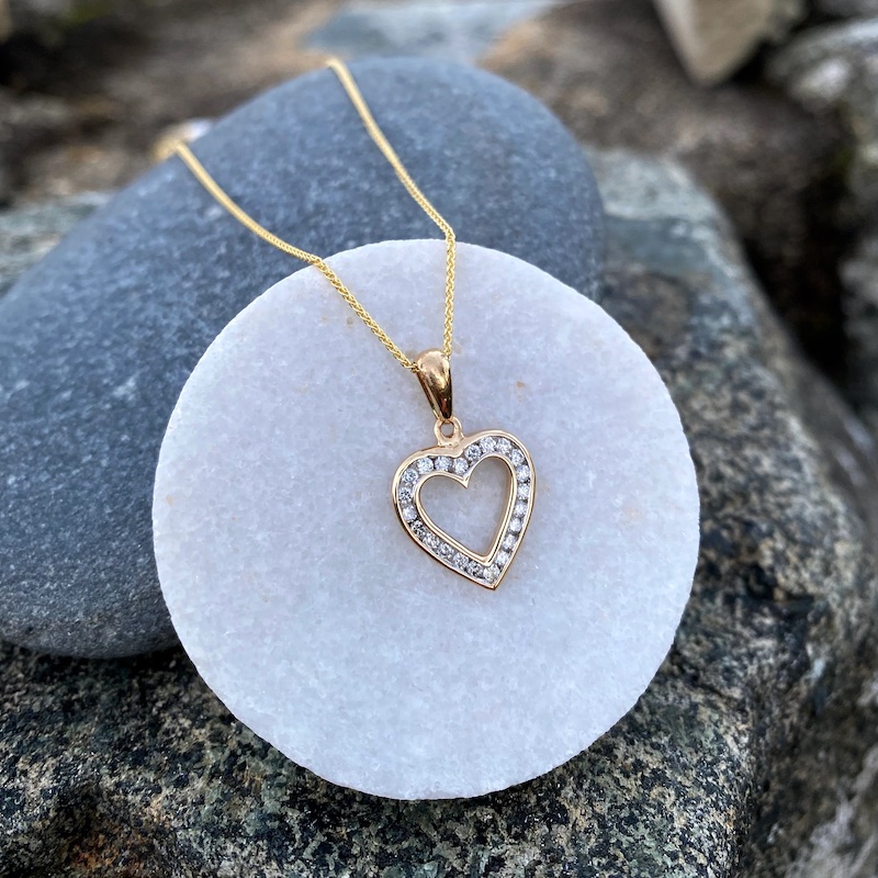 heart pendant necklace