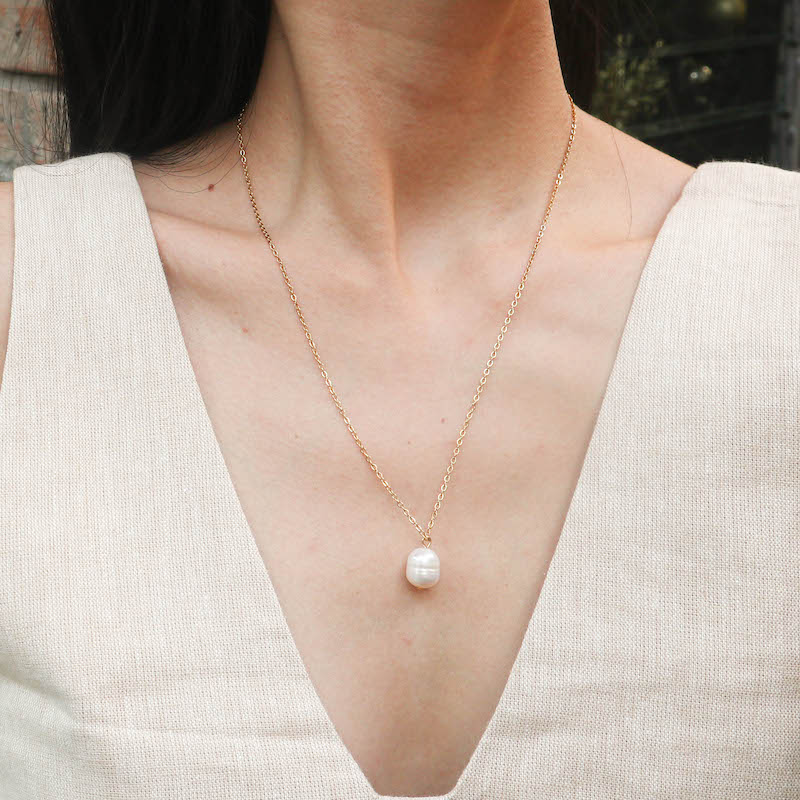 pearl pendant necklace