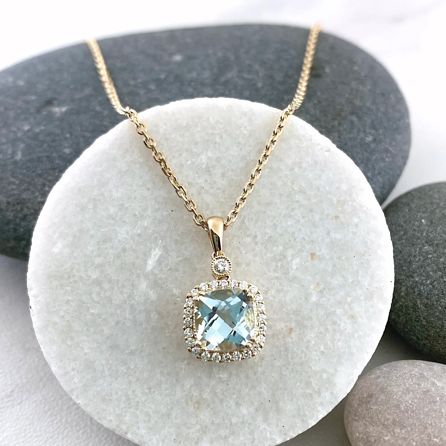 aquamarine pendant