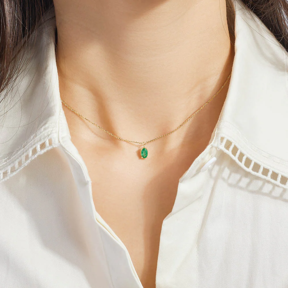 Choosing the Perfect Emerald Pendant Necklace