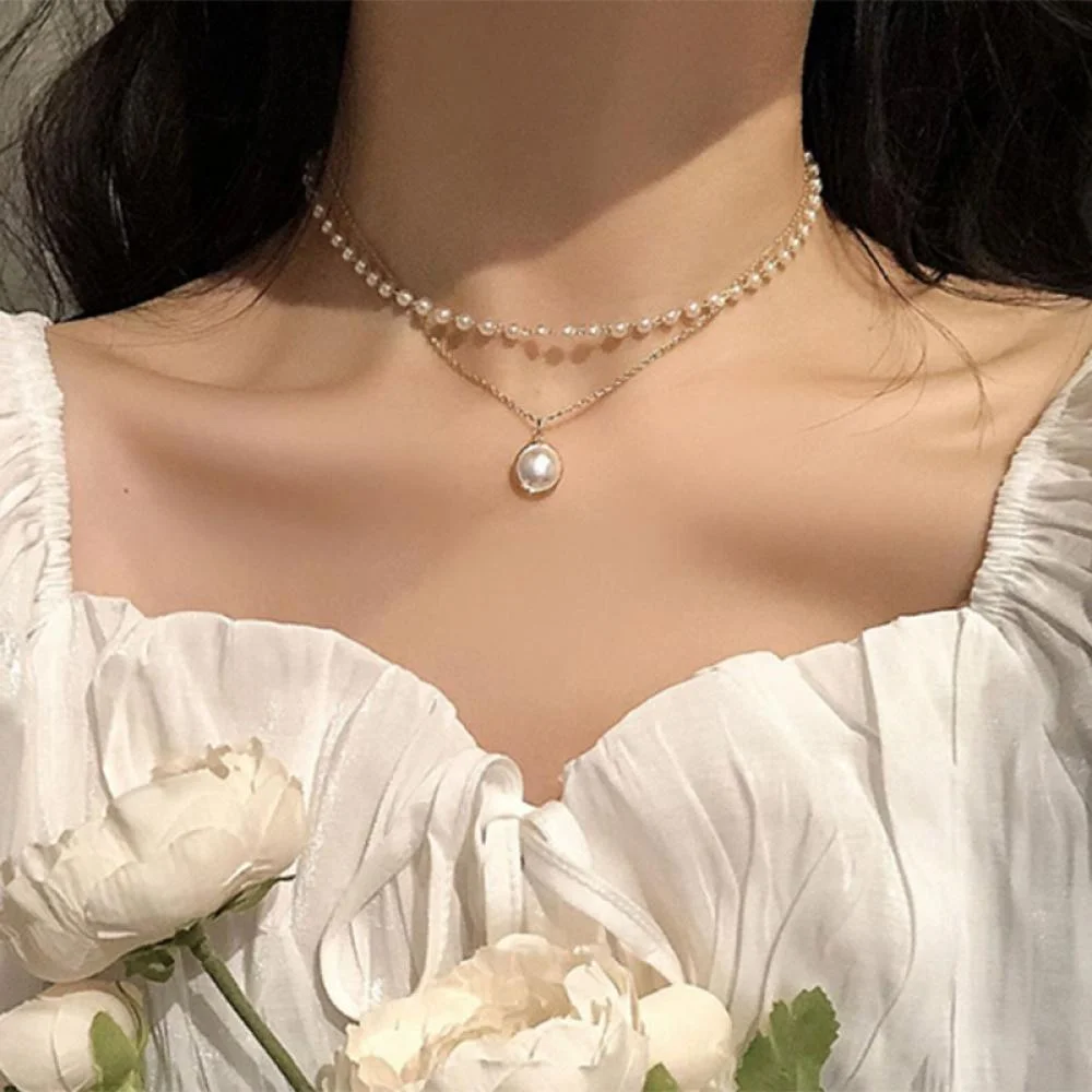 pearl necklace with pendant