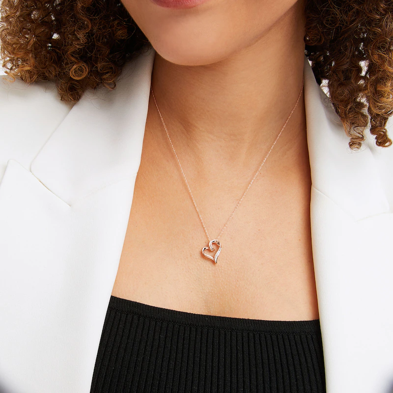 Fresh Looks of the Styling Gold Heart Pendant