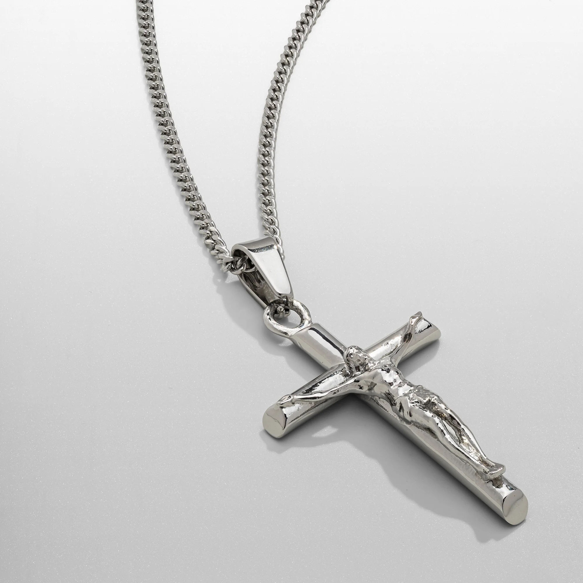 A Powerful Expression: Elegant Crucifix Pendant Styles for 2025