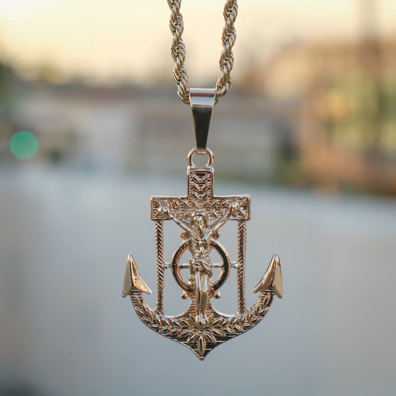 anchor pendant