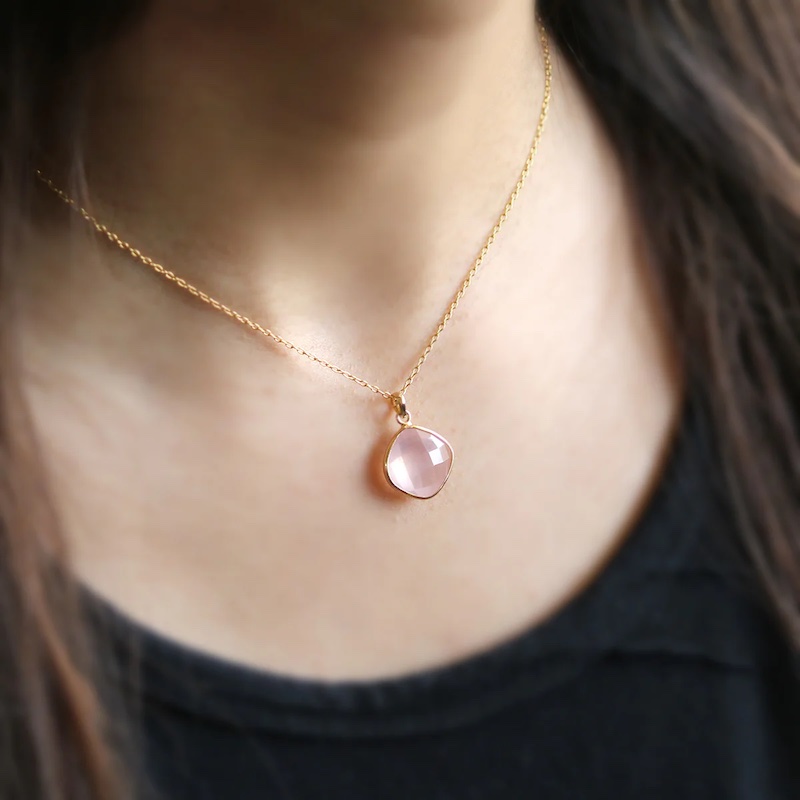 rose quartz pendant